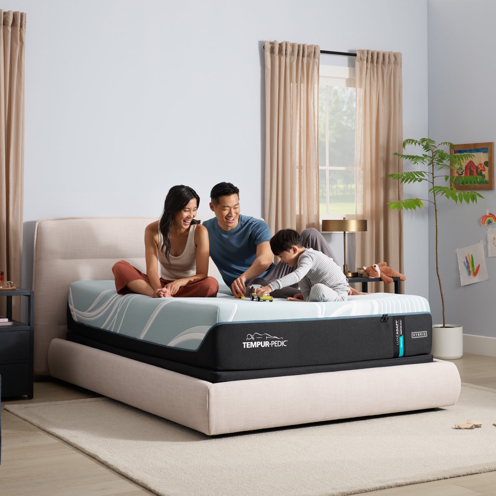 Tempur-Pedic TEMPUR-LuxeAdapt® 13" Medium Hybrid Mattress