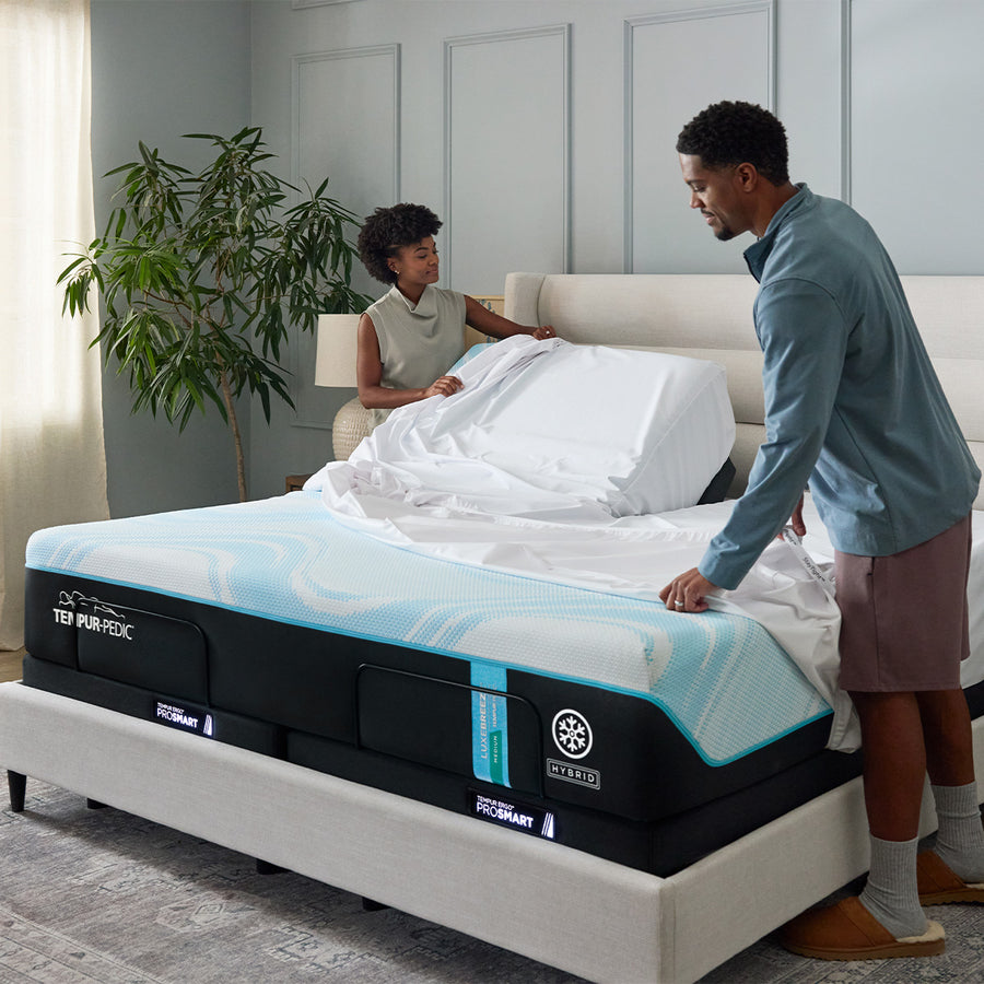 Tempur-Pedic TEMPUR-LuxeBreeze® Medium Hybrid 13" Mattress